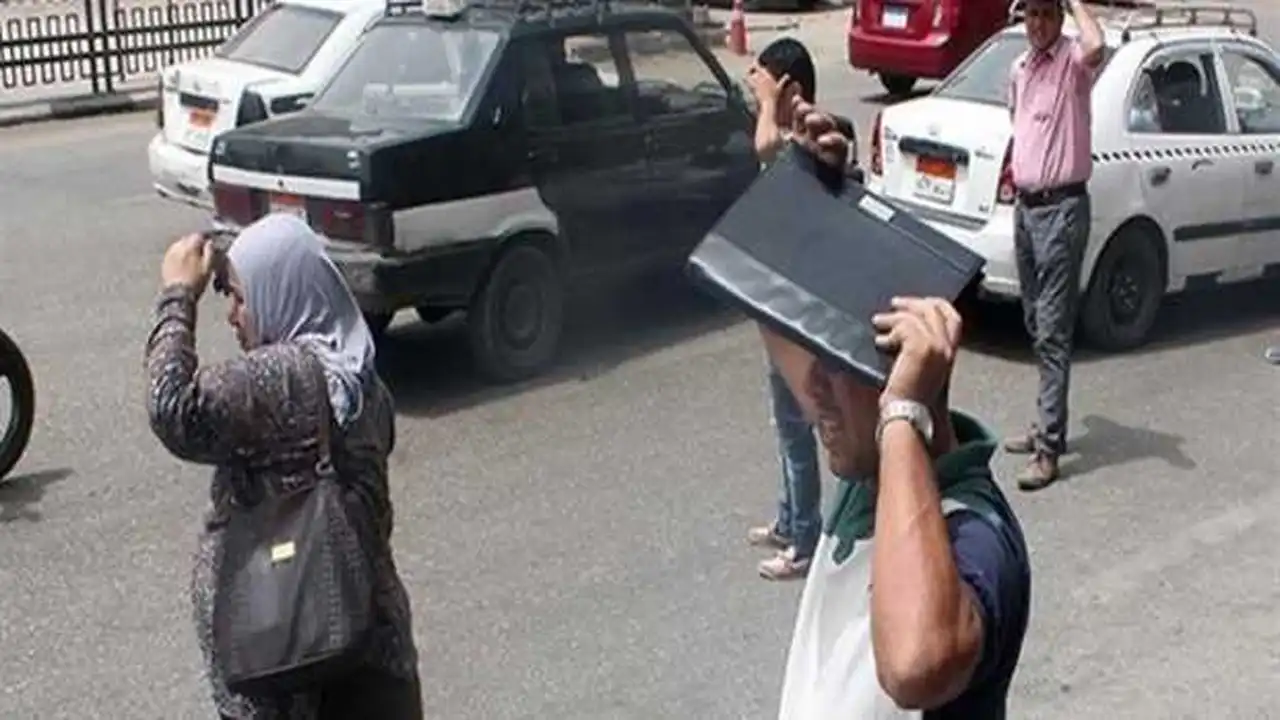 الأرصاد تتوقع طقسًا حارًا ورطبًا غدًا مع تفاصيل درجات الحرارة